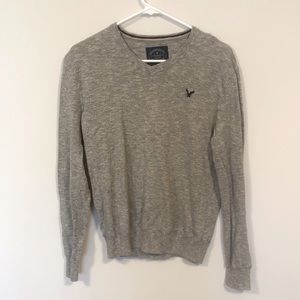 American Eagle grey men’s sweater.  Size medium.